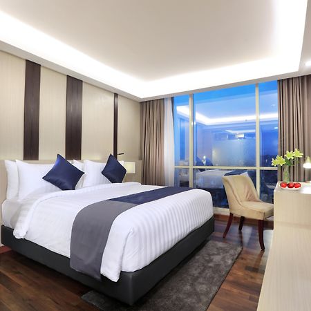 Aston Kartika Grogol Hotel & Conference Center Jakarta Ngoại thất bức ảnh