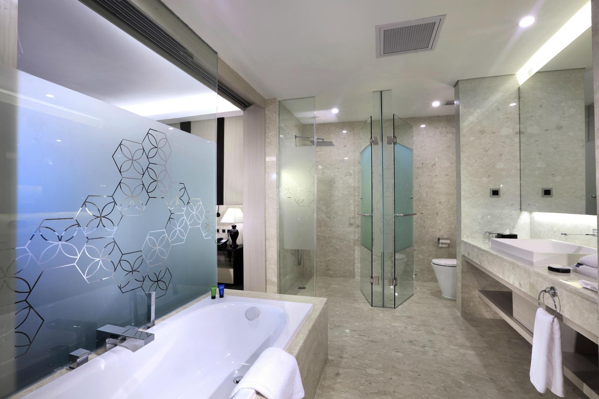 Aston Kartika Grogol Hotel & Conference Center Jakarta Ngoại thất bức ảnh