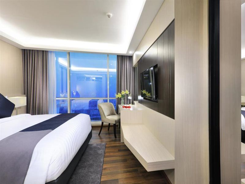 Aston Kartika Grogol Hotel & Conference Center Jakarta Ngoại thất bức ảnh